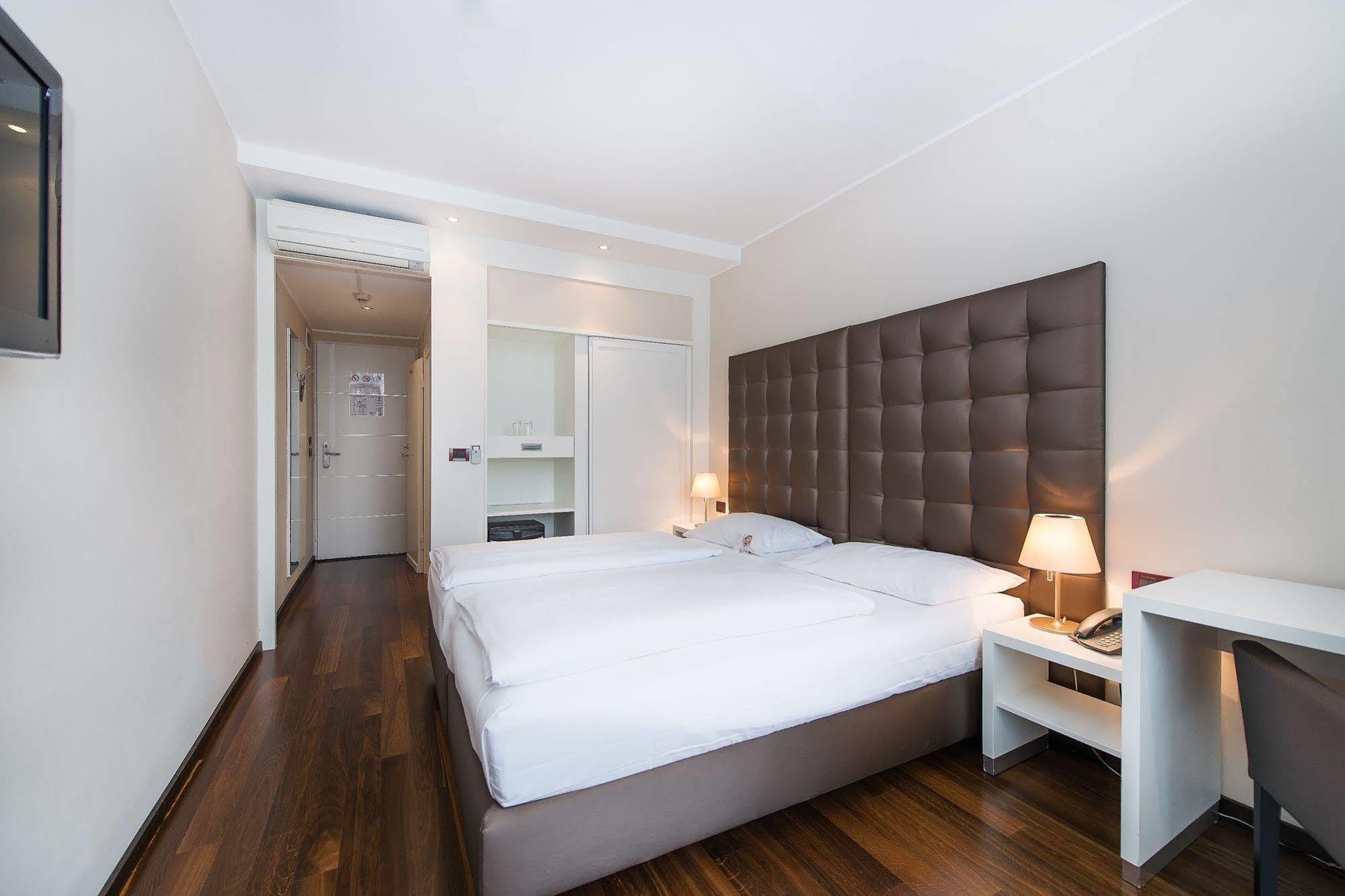 Hotel Pakat Vienna